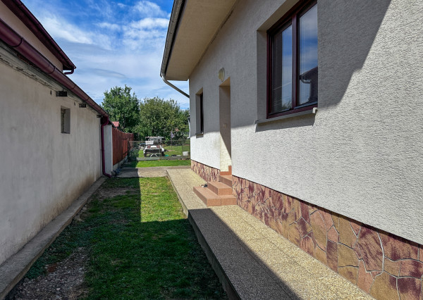 Rodinný dom s veľkým pozemkom v obci Rozhanovce – Robotnícka ulica